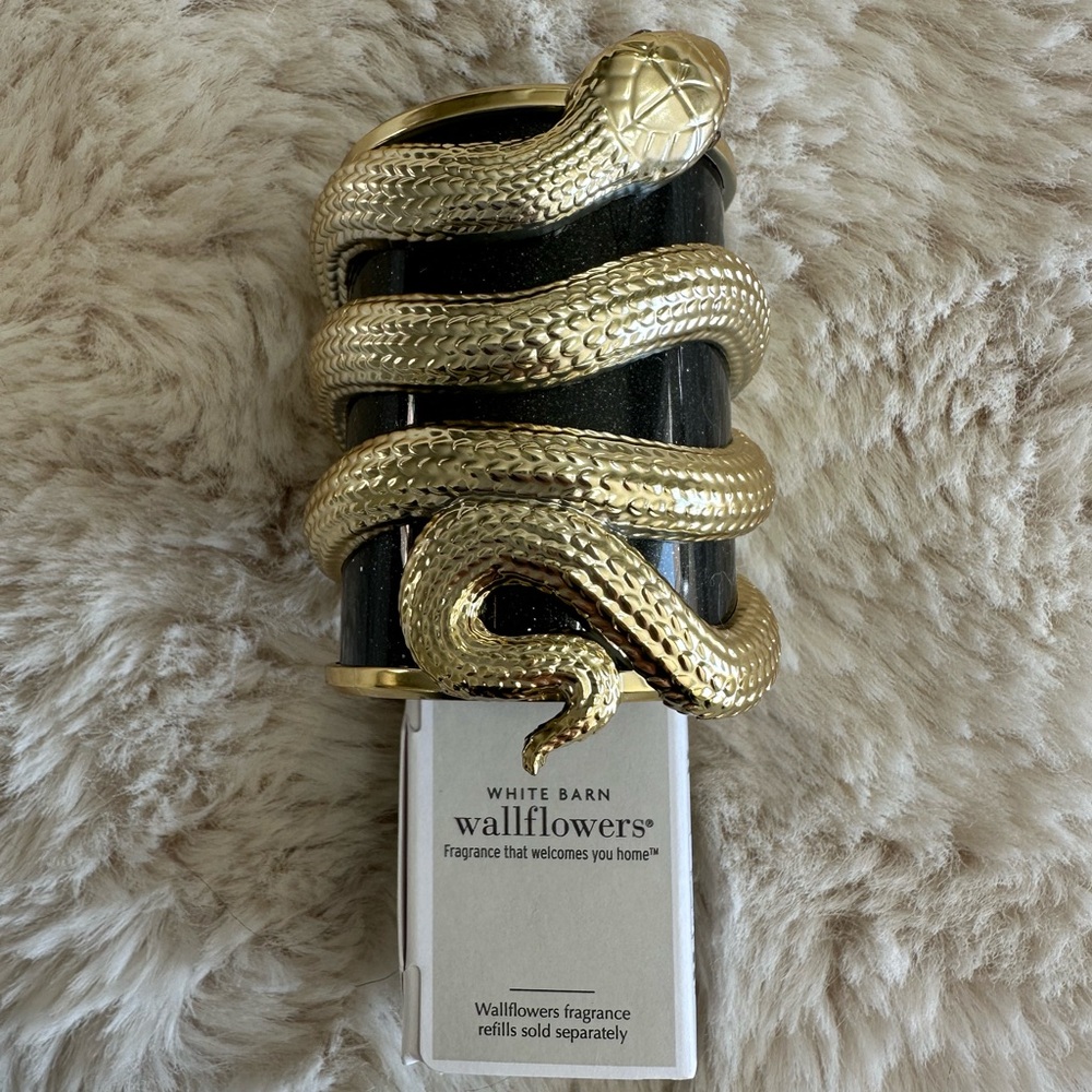 Bath & Body Works Gold Serpant Snake Wallflower Diffuser - Halloween Plug In